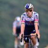 Evenepoel beffa Pogacar e vince la 15esima tappa al Tour, ritiro Vingegaard